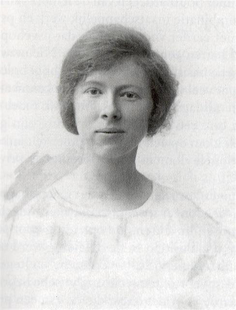 De jonge juriste Eugenia Lekkerkerker - 1899-1985 - stond aan de wieg van de eeste MOB in 1928.